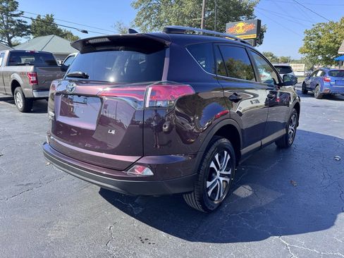 Used 2018 Toyota RAV4 LE image 6