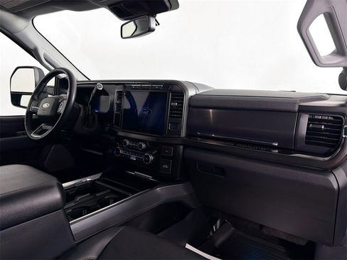 Used 2024 Ford F350 Lariat image 28