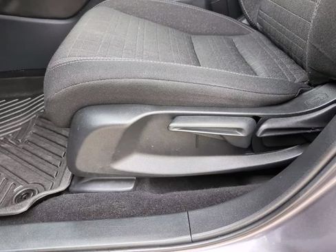 Used 2025 Honda HR-V LX image 12