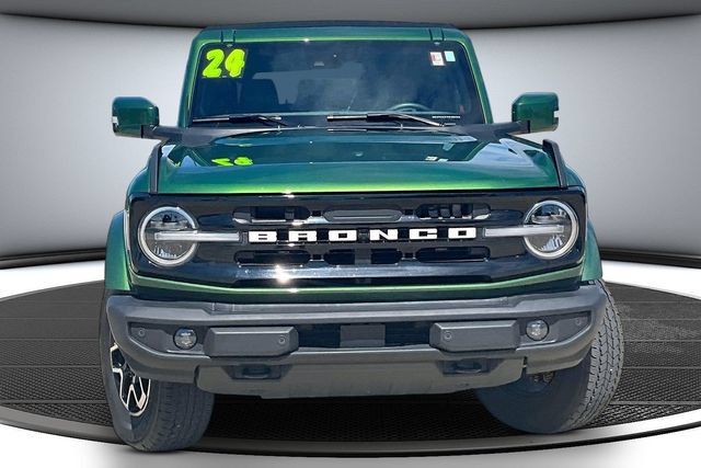Used 2024 Ford Bronco Outer Banks AWD/4WD image 2