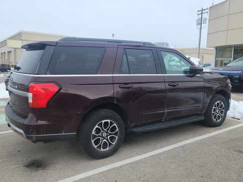 Used 2024 Ford Expedition XLT image 4