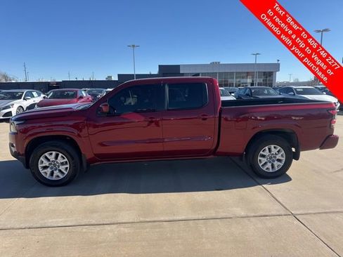 Used 2022 Nissan Frontier SV image 2