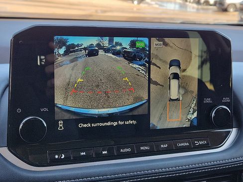 Used 2023 Nissan Rogue SL w/ SL Premium Package image 16