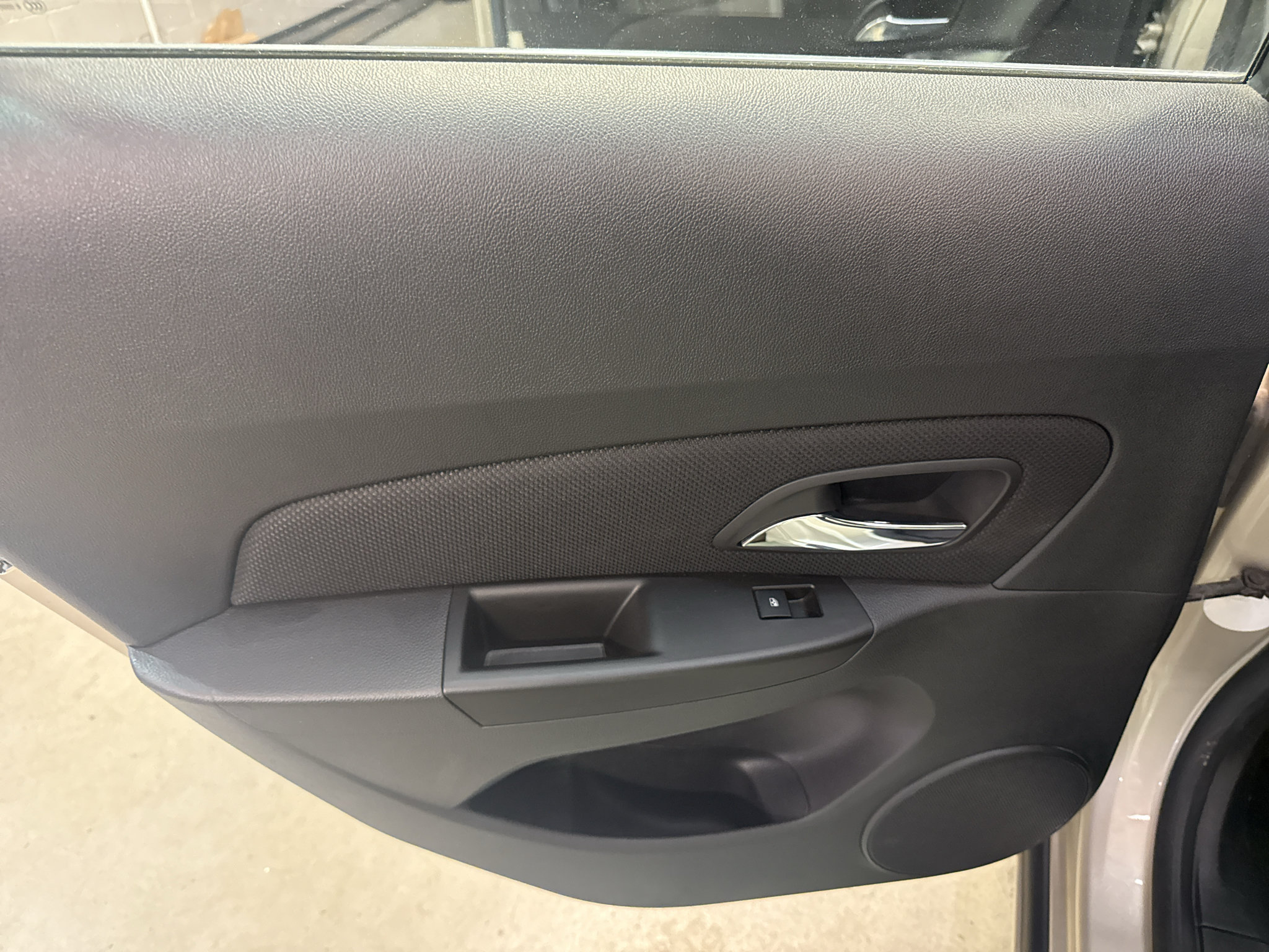 Used 2013 Chevrolet Cruze LTZ w/ Enhanced Safety Package FWD image 21