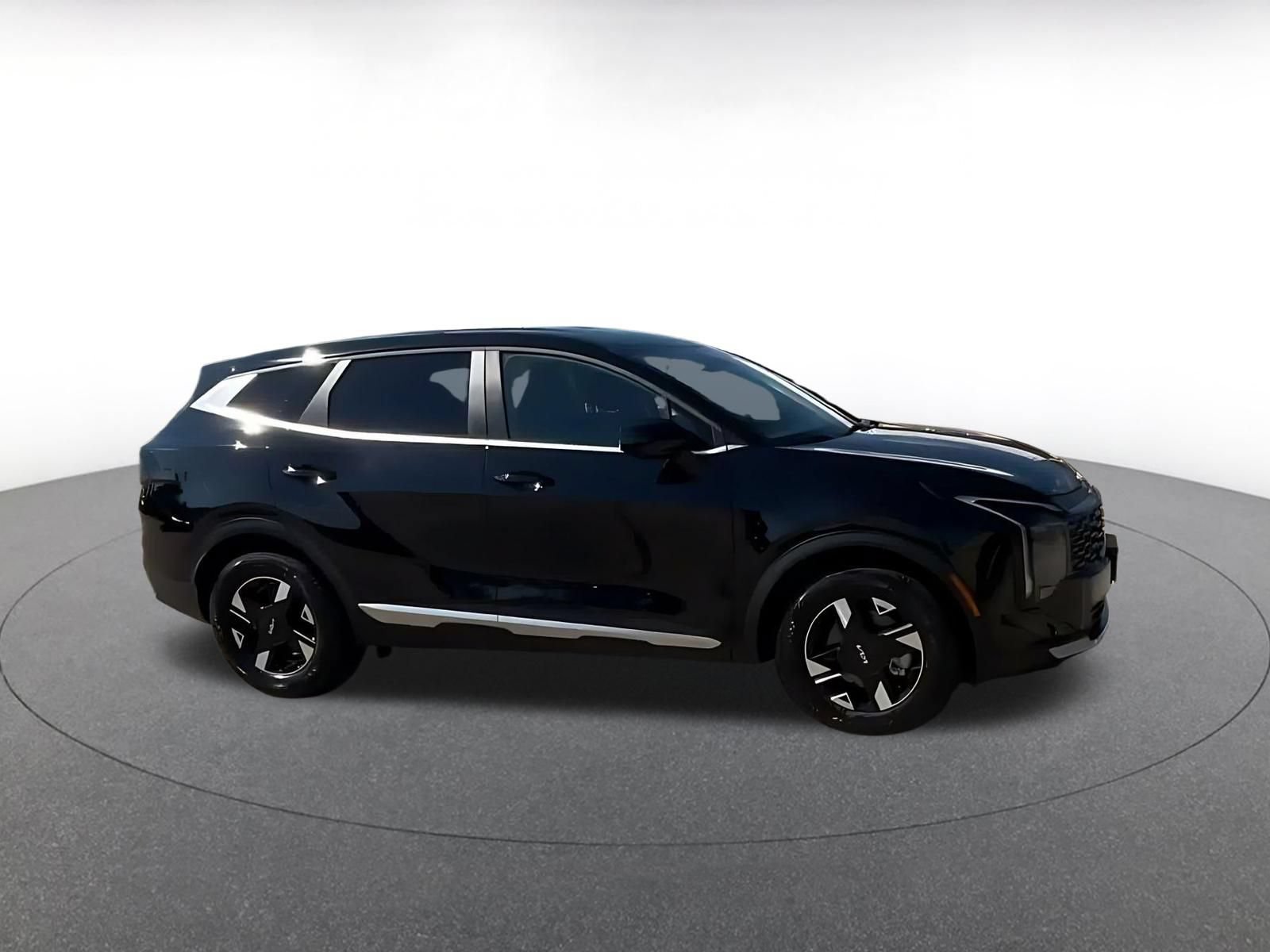 Used 2026 Kia Sportage LX FWD image 2