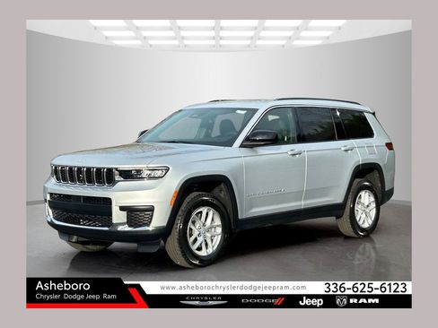 New 2026 Jeep Grand Cherokee L Laredo AWD/4WD image 1