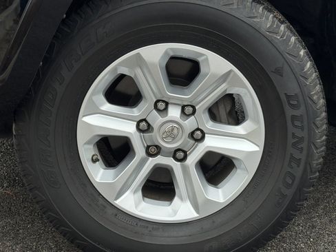 Used 2018 Toyota 4Runner SR5 image 7