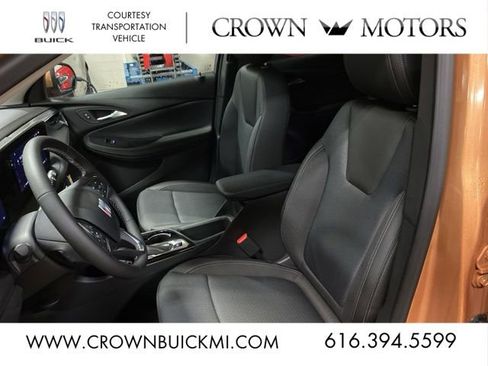 Used 2025 Buick Encore GX Preferred image 13