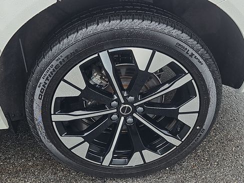 Used 2026 Volvo XC60 B5 Plus w/ Protection Package Premier AWD/4WD image 29