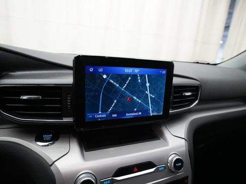 Used 2023 Ford Explorer XLT w/ Equipment Group 202A image 6