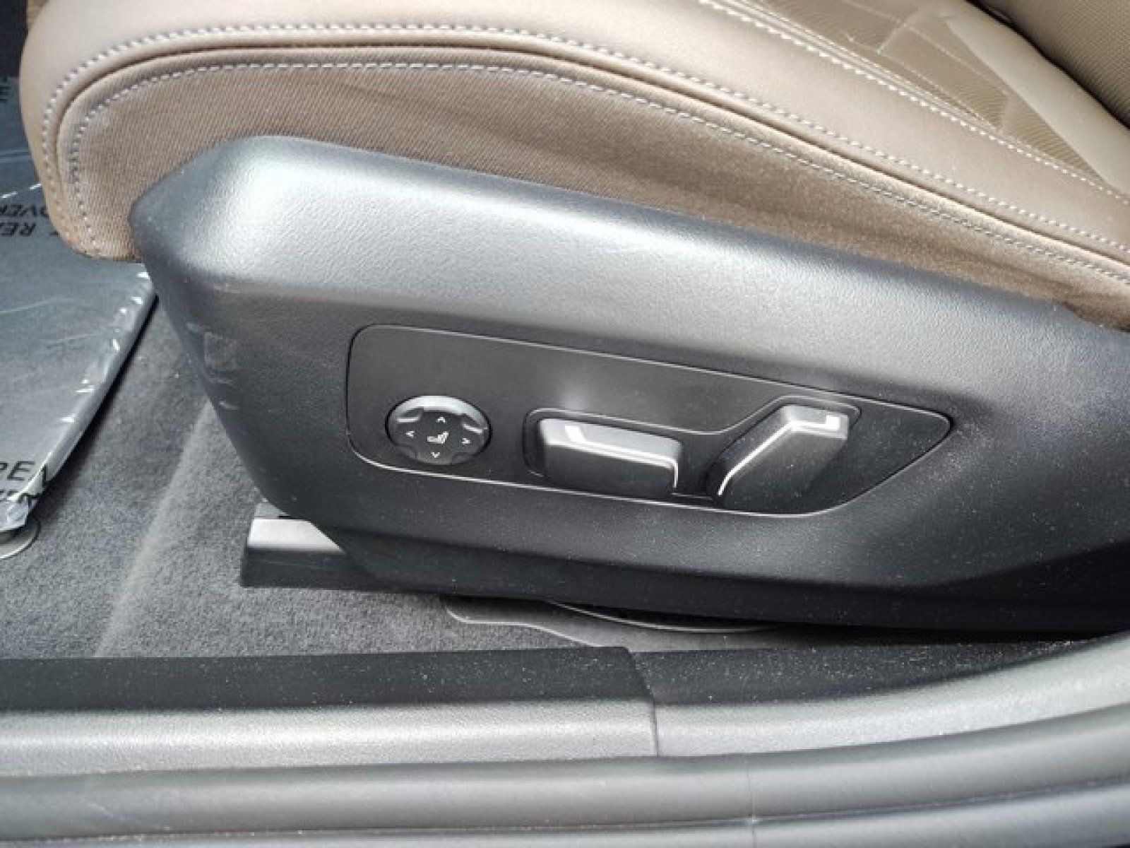 Used 2024 BMW 530i xDrive w/ M Sport Package AWD/4WD image 12