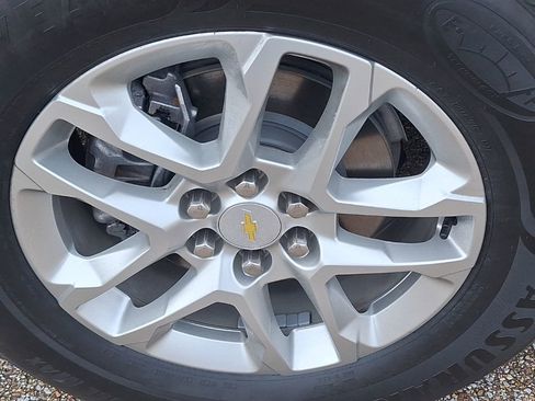 Certified 2023 Chevrolet Traverse LS image 21