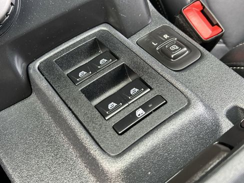 Used 2025 Ford Bronco Outer Banks image 13