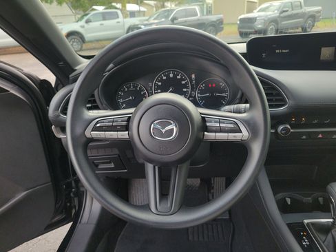 Used 2022 MAZDA MAZDA3 s image 25