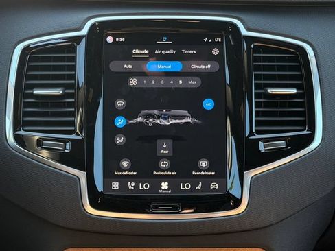 Certified 2024 Volvo XC90 B5 Plus w/ Protection Package Premier AWD/4WD image 18