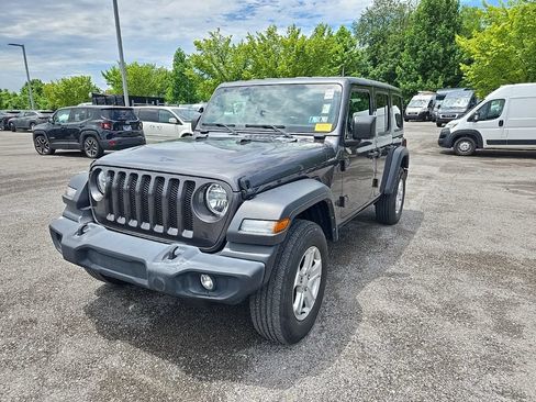 Used 2022 Jeep Wrangler Unlimited Sport AWD/4WD image 3