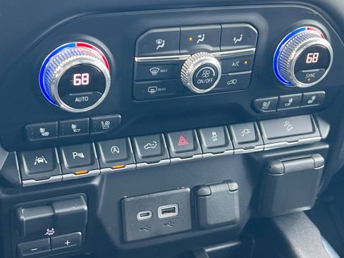 Used 2021 GMC Sierra 1500 SLT w/ SLT Premium Plus Package image 17