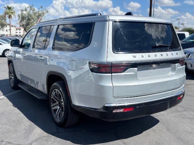 Used 2024 Jeep Wagoneer L Series II RWD image 5