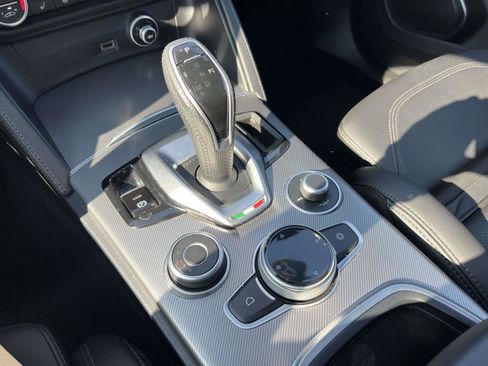 Used 2023 Alfa Romeo Stelvio Veloce image 23