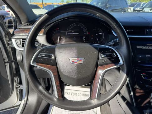 Used 2017 Cadillac XTS Luxury FWD image 12