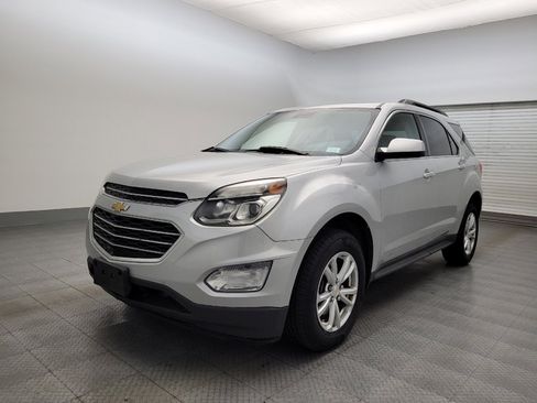 Used 2017 Chevrolet Equinox LT w/ Convenience Package image 2