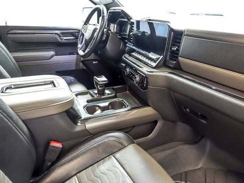 Certified 2022 Chevrolet Silverado 1500 ZR2 w/ Technology Package AWD/4WD image 35