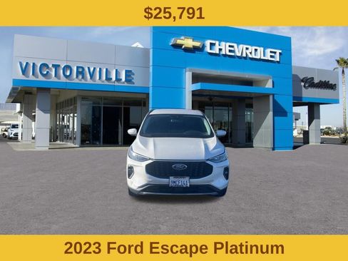 Used 2023 Ford Escape Platinum image 2