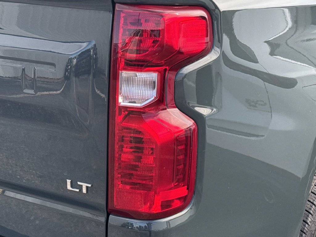 Used 2025 Chevrolet Silverado 1500 LT RWD image 15