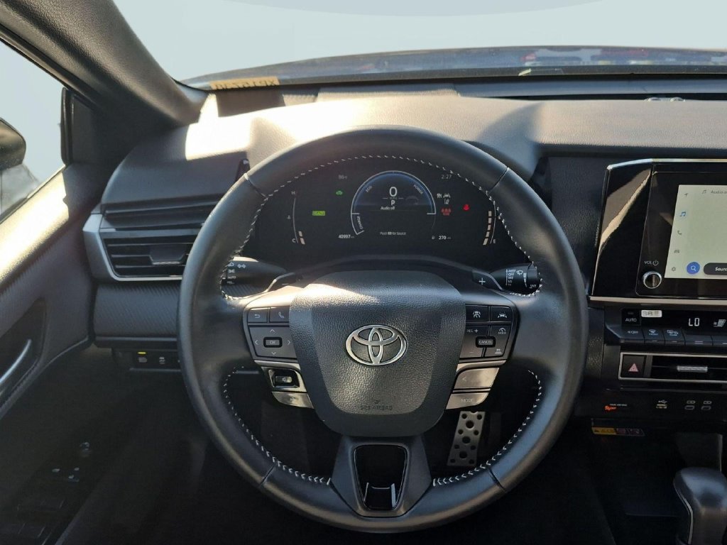 Used 2025 Toyota Camry SE FWD image 14