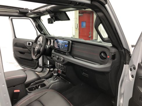 Certified 2024 Jeep Wrangler Unlimited Rubicon image 14