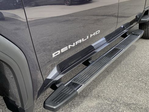 Used 2024 GMC Sierra 2500 Denali image 8