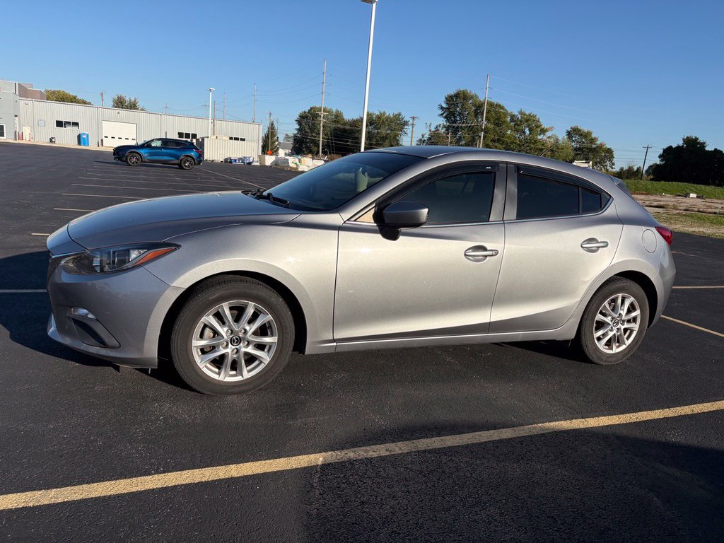 Used 2016 MAZDA MAZDA3 i Sport w/ Preferred Equipment Package FWD image 1