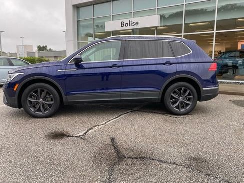 Used 2024 Volkswagen Tiguan SE w/ Panoramic Sunroof Package AWD/4WD image 4