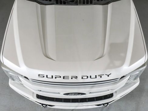 Used 2017 Ford F350 Lariat w/ Lariat Ultimate Package image 40