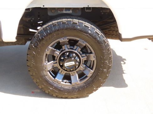 Certified 2024 Ford F250 Lariat w/ Sport Appearance Package image 17