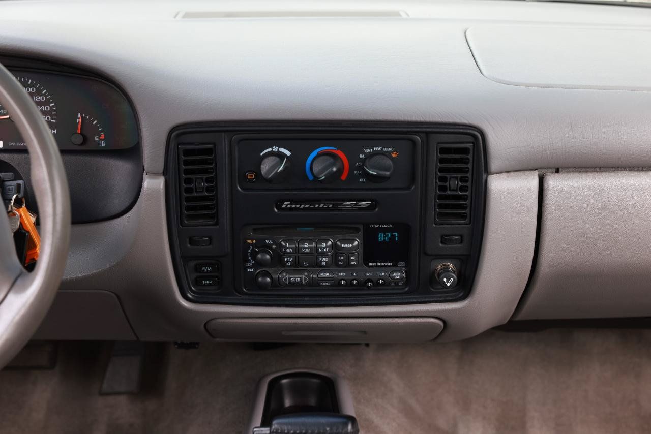 Used 1996 Chevrolet Caprice SS RWD image 39