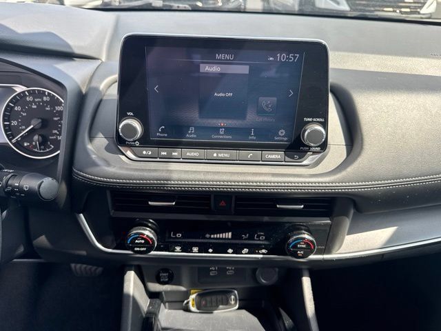 Used 2024 Nissan Rogue SV AWD/4WD image 12