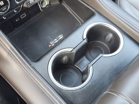 Used 2022 Chevrolet Tahoe Z71 w/ Luxury Package image 21