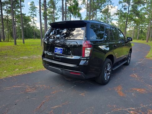 Used 2023 Chevrolet Tahoe Z71 w/ Luxury Package AWD/4WD image 4