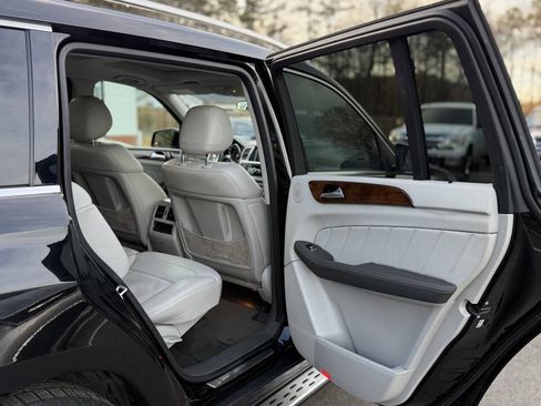 Used 2016 Mercedes-Benz GL 450 GL 450 4MATIC AWD 4dr SUV w/ Premium I Package image 16