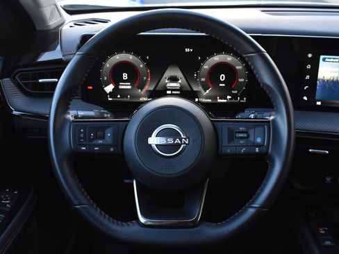 Used 2025 Nissan Kicks SR image 21