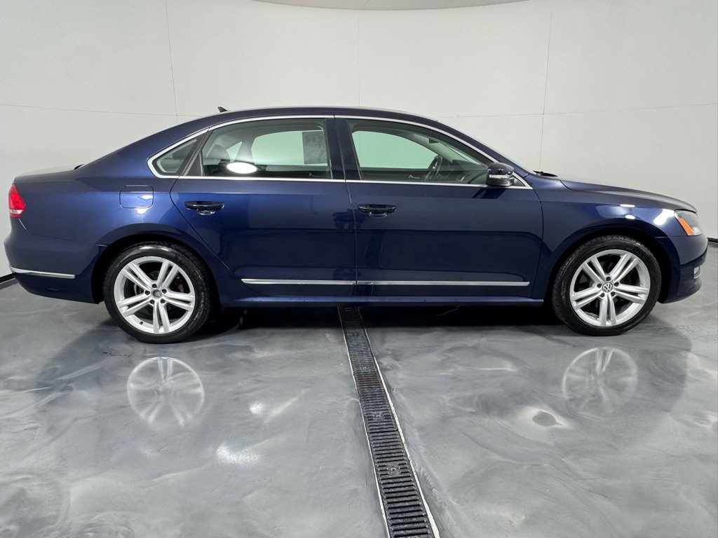 Used 2015 Volkswagen Passat TDI SEL Premium FWD image 4