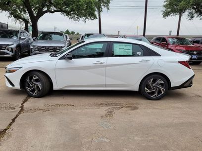 New 2025 Hyundai Elantra SEL