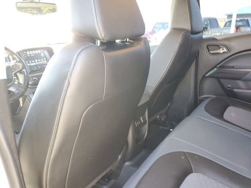 Used 2018 Chevrolet Colorado Z71 AWD/4WD image 25
