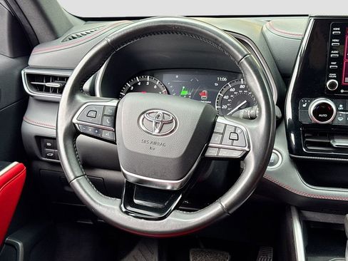 Used 2021 Toyota Highlander XSE image 17