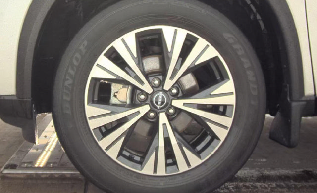 Used 2023 Nissan Rogue SV AWD/4WD image 4