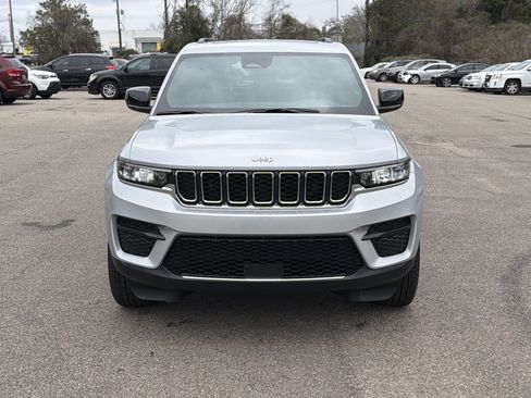 New 2025 Jeep Grand Cherokee Laredo X image 8