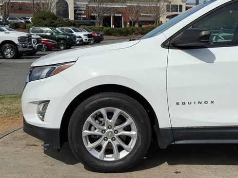 Used 2019 Chevrolet Equinox LS image 12