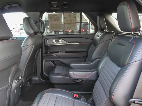 Certified 2025 Ford Explorer ST-Line w/ Premium Package image 24