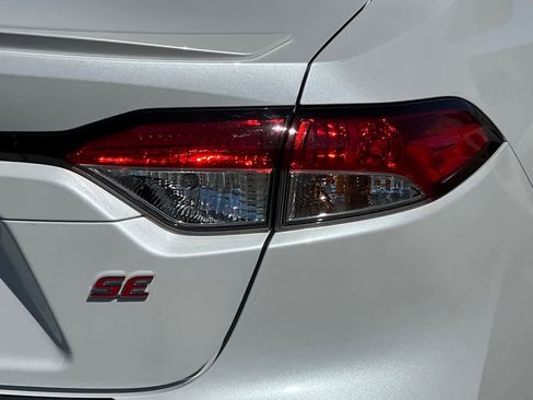 Used 2022 Toyota Corolla SE image 29